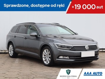 Volkswagen Passat B8 Variant 2.0 TDI 150KM 2015 VW Passat 2.0 TDI, Salon Polska, Automat, Navi