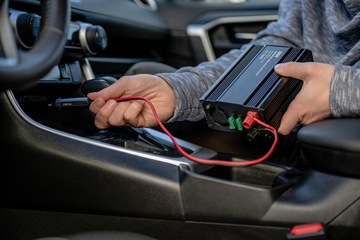 Преобразователь напряжения Newell с модифицированной синусоидой - 12 В/230 В 500 Вт