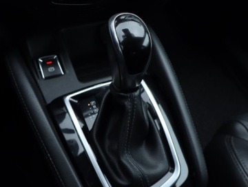 Nissan Qashqai II Crossover Facelifting 1.2 DiG-T 115KM 2018 Nissan Qashqai 1.2 DIG-T, Automat, Skóra, Klima, zdjęcie 15