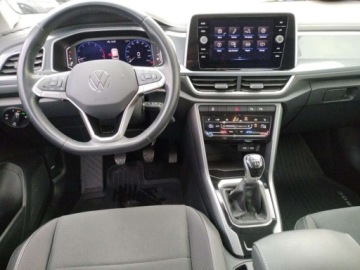 Volkswagen T-Roc I SUV Facelifting 1.5 TSI ACT 150KM 2022 Volkswagen T-Roc 1.5 Benzyna 150KM, zdjęcie 13