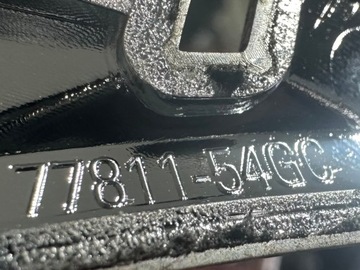 SUZUKI SWIFT MK7 ZNAKY LOGO PŘEDNÍ 77811-54GC