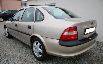 Opel Vectra B Sedan 1.6 i 16V 101KM 1997 Opel Vectra SLICZNA 1.6 16V Benzyna AUTOMAT Bo..., zdjęcie 3