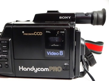 Аналоговая камера SONY CCD-V90E HANDYCAM PRO + аксессуары