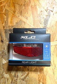 Задний фонарь с аккумулятором XLC USB 300 мАч 50/80 мм для багажника или подседельного штыря