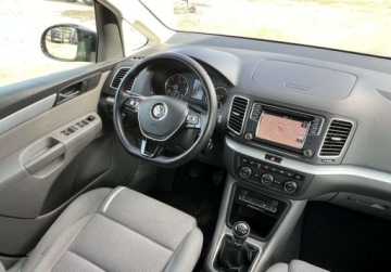 Volkswagen Sharan II Van Facelifting 2.0 TDI SCR 184KM 2017 Volkswagen Sharan 2.0TDI 184KM Xenon Led Navi Klimatronik 7 Foteli Stan Bd, zdjęcie 17