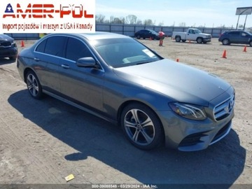 Mercedes Klasa E W213 2019 Mercedes-Benz Klasa E 2019 Mercedes-Benz E-Class E 300 RWD Sedan 2.0 241KM