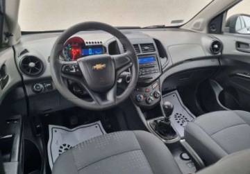 Chevrolet Aveo T300 Hatchback 5d 1.2 70KM 2011 Chevrolet Aveo Sliczny 1.2 Benzyna BOGATA WERSJA Salon Polska NISKI PRZEBI, zdjęcie 4