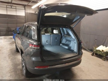 Jeep Grand Cherokee V 2024 Jeep Grand Cherokee Limited 2024 3.6l 3.6 Benzyna 293KM, zdjęcie 3