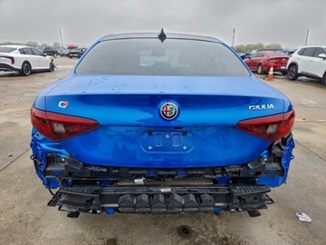 Alfa Romeo Giulia II Sedan Facelifting 2.0 Turbo 280KM 2023 Alfa Romeo Giulia 2023r., TI, 2.0L, od ubezpieczalni 2.0 Benzyna 280KM, zdjęcie 4