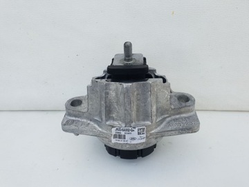 JAGUAR F-PACE 16-> UCHYCENÍ ULOŽENÍ MOTORU PRAVÁ