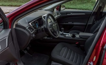 Ford Mondeo V Kombi 1.0 EcoBoost 125KM 2017 Ford Mondeo V Salon RP 2017 rok Benzyna 125KM, zdjęcie 11