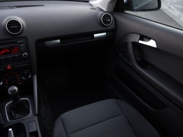 Audi A3 8P Hatchback 3d 1.9 TDI 105KM 2008 Audi A3 1.9 TDI, Klima, Klimatronic, Tempomat,ALU, zdjęcie 7