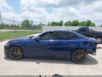 Alfa Romeo Giulia II Sedan Facelifting 2.0 Turbo 280KM 2021 Alfa Romeo Giulia Ti Sport 2021 2.0l 2.0 Benzyna 280KM, zdjęcie 2