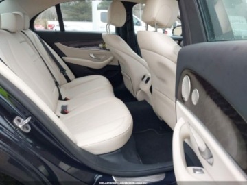 Mercedes Klasa E W214 2023 Mercedes-Benz Klasa E 2023 r., E350 4 MATIC 2.0 Benzyna 255KM, zdjęcie 10