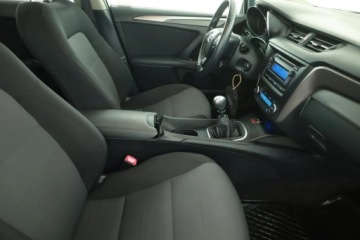 Toyota Avensis III Wagon Facelifting 2015 1.6 D-4D 112KM 2016 Toyota Avensis 1.6 D-4D, Salon Polska, Klima, zdjęcie 6