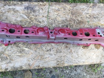 Усилительная балка переднего ремня Toyota Yaris III