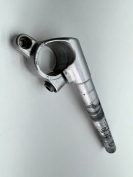 YAMAHA YZF-R 125 08-14 ЗАЖИМ ПРАВОГО РУЛЯ