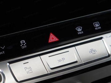 Audi Q8 SQ8 4.0 TFSI 507KM 2025 AUDI Q8 SQ8 TFSI quattro Suv 4.0 (507KM) 2025, zdjęcie 9