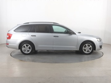 Skoda Octavia III Kombi 1.6 TDI CR DPF 105KM 2014 Skoda Octavia 1.6 TDI, Salon Polska, Klima, zdjęcie 5