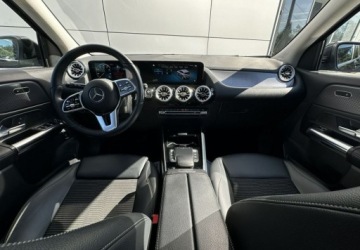 Mercedes GLA II Off-roader Plug-In 1.3 250 e 218KM 2022 Mercedes-Benz GLA Plug-In Panorama Keyless Led Parktronic Grzane fote, zdjęcie 9
