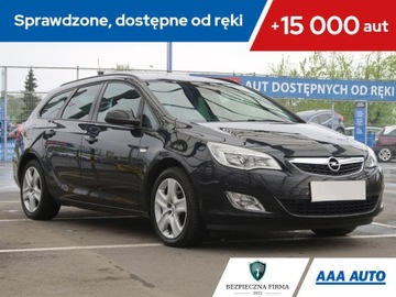 Opel Astra J Sports Tourer 1.4 Turbo ECOTEC 140KM 2012 Opel Astra 1.4 T, GAZ, Klima, Tempomat