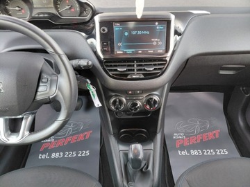 Peugeot 208 I Hatchback 5d Facelifting 1.2 PureTech 82KM 2019 Peugeot 208 Klimatyzacja Kamera Komputer Tempomat 1.2 Benzyna 82KM, zdjęcie 20