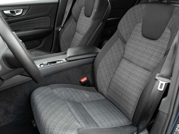 Volvo V60 II  Kombi Facelifting 2.0 B3 163KM 2023 Volvo V60 WD4889R#B3 B Core K.cofania Podgrz.f, zdjęcie 13