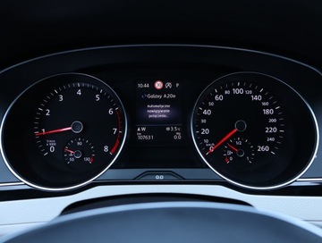 Volkswagen Passat B8 Limousine 1.8 TSI BlueMotion Technology 180KM 2017 VW Passat 1.8 TSI, Salon Polska, Serwis ASO, zdjęcie 10