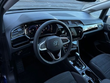 Volkswagen Touran III 1.5 TSI EVO 150KM 2025 Volkswagen Touran Highline 1.5 TSI 150 KM 7 miejsc, zdjęcie 4