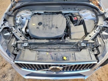 Volvo XC60 II 2023 Volvo XC 60 Plus 2023 2.0 Benzyna 247KM, zdjęcie 6
