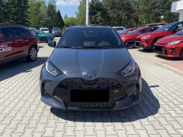 Toyota Yaris IV Hatchback Facelifting 1.5 Hybrid Dynamic Force 130KM 2026 Od ręki - GR Sport 1.5 Hybrid 130KM | Podgrzewane fotele!, zdjęcie 1