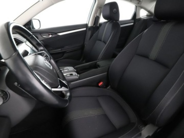 Honda Civic X Sedan 4d 1.6 i-DTEC 120KM 2018 Honda Civic automat klima auto navi grzane fotele, zdjęcie 12