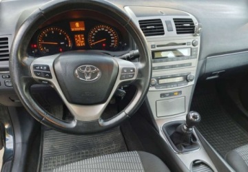 Toyota Avensis III Sedan 2.0 D-4D 126KM 2011 Toyota Avensis Toyota Avensis 2.0 D-4D 2.0 Diesel 126KM, zdjęcie 6