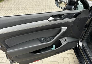 Volkswagen Passat B8 Variant 2.0 TDI BlueMotion SCR 150KM 2017 Volkswagen Passat 2,0 TDI 150 KM 4-Motion Serwis GWARANCJA Zamiana Zarejes, zdjęcie 17