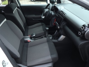 Citroen C3 Aircross  I Crossover 1.2 PureTech 110KM 2019 Citroen C3 Aircross 1.2 PureTech, Salon Polska, zdjęcie 8