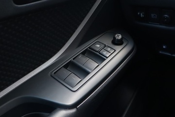 Toyota C-HR I Crossover Facelifting 1.8 Hybrid 122KM 2020 Toyota C-HR 1.8 Hybrid, Salon Polska, zdjęcie 19