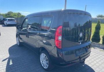 Fiat Doblo III Van 1.6 Multijet 16v 105KM 2010 Fiat Doblo 1.6 DIESEL ,BEZWYPADEK ,niski pot przebieg ,klima sprawna 1.6, zdjęcie 5