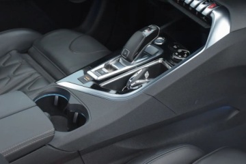 Peugeot 5008 II Crossover 2.0 BlueHDI 180KM 2018 Peugeot 5008 PEUGEOT 5008 GT 2.0HDI 180KM 7-OSOB LED Panorama Kamery Gwara, zdjęcie 27