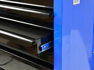 ШКАФ ДЛЯ ИНСТРУМЕНТОВ GEKO 76,5x46x99,5 см, 7 ящиков, замок + ролики, СТАЛЬ, большой