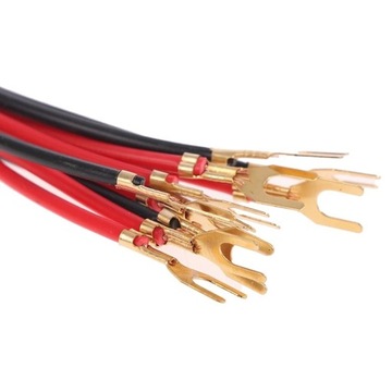 Экспериментальный школьный набор для построения электрических схем.