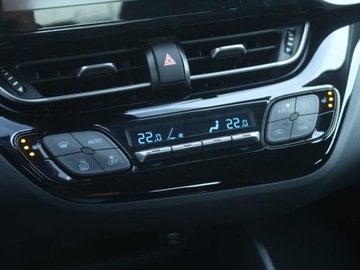 Toyota C-HR I Crossover Facelifting 1.8 Hybrid 122KM 2022 Toyota C-HR 1.8 Hybrid, Serwis ASO, Automat, zdjęcie 15