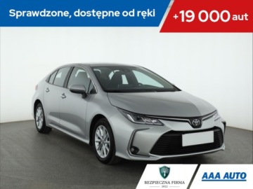 Toyota Corolla XII Sedan 1.5 VVT-i 125KM 2022 Toyota Corolla 1.5 VVT-i, Salon Polska