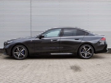 BMW Seria 5 G90-91 Touring 2.0 520d 197KM 2026 BMW Seria 5 520d xDrive Sport Sedan 2.0 (197KM) 2026, zdjęcie 1