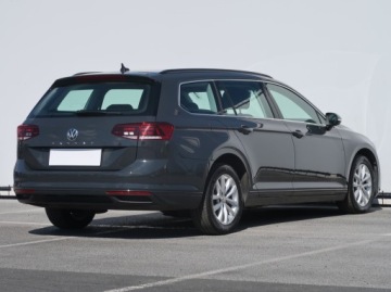 Volkswagen Passat B8 Variant Facelifting 2.0 TDI SCR 150KM 2020 VW Passat 2.0 TDI, Salon Polska, Serwis ASO, zdjęcie 4