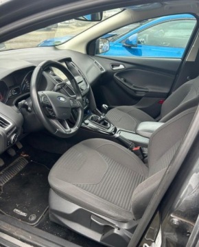 Ford Focus III Sedan Facelifting 1.0 EcoBoost 125KM 2016 Ford Focus Benzynkaserwisbogata wersjaprosto z Niemiec Benzyna 125KM, zdjęcie 5