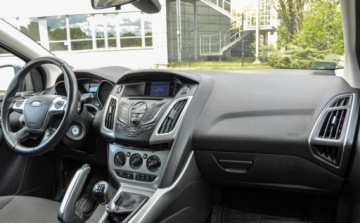 Ford Focus III Kombi 1.0 EcoBoost 125KM 2013 Ford Focus SW 2013 r. Benzyna 125KM, zdjęcie 9
