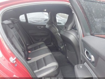 Volvo S60 III Sedan 2.0 T5 250KM 2019 Volvo S60 2.0 T5 250 KM, R-Design, male uszkodzenia, od ubezpieczyciela, zdjęcie 5