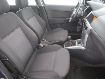 Opel Astra J Sports Tourer 1.7 CDTI ECOTEC 110KM 2012 Opel Astra 1.7 CDTI, Salon Polska, Klima, zdjęcie 8