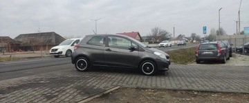 Toyota Yaris III Hatchback 5d 1.0 VVT-i 69KM 2013 Toyota Yaris 1.O BENZ ,bezwypadek,jeden wlasciciel ,kupiony w aso toyota, zdjęcie 5