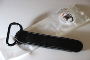 КРЮЧОК ДЛЯ СУМКИ С БЕЗОПАСНОЙ РУЧКОЙ на липучке